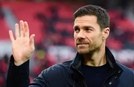 皇馬主帥哈維-阿隆索賽前談國家德比：聚焦比賽，蓄勢待發(fā)