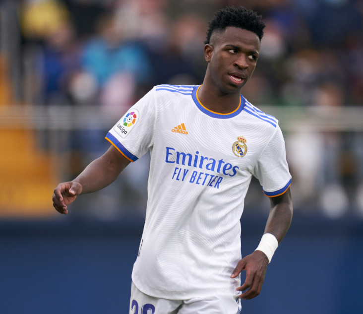 西甲國家德比風波：莫倫特斯嚴批維尼修斯換下時失當之舉