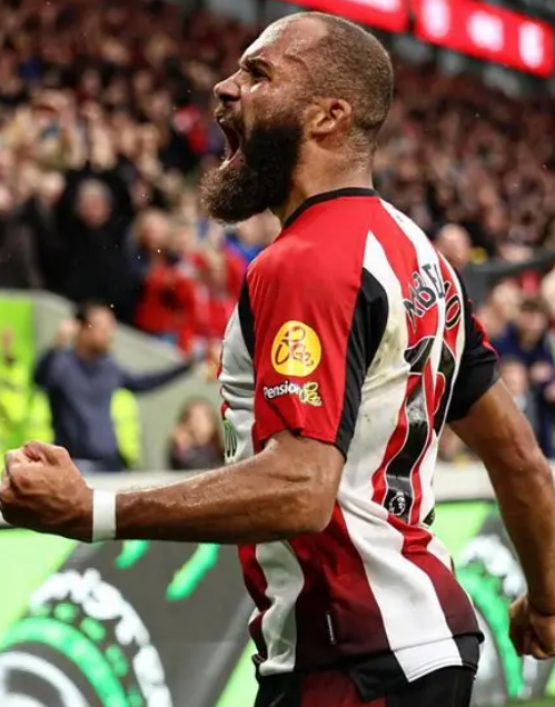 足球名宿論曼聯(lián)與姆伯莫：壓力適應(yīng)與競技潛力之析