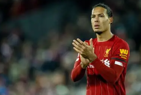 范戴克回應(yīng)魯尼質(zhì)疑：以成熟心態(tài)面對批評，團結(jié)共克時艱