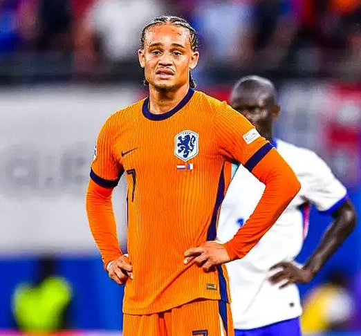 熱刺高價(jià)引援西蒙斯遭質(zhì)疑：表現(xiàn)低迷引多方批評(píng)