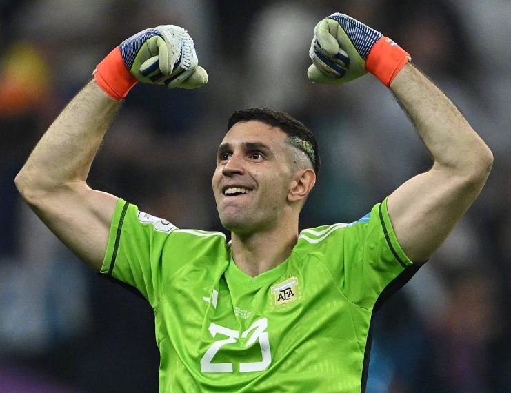 觀點(diǎn)交鋒：馬丁內(nèi)斯轉(zhuǎn)會曼聯(lián)失敗后的未來走向探討