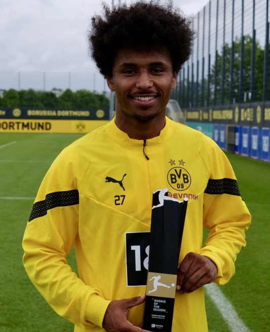 曼聯(lián)接觸阿德耶米經(jīng)紀(jì)人，多特面臨球員去留挑戰(zhàn)