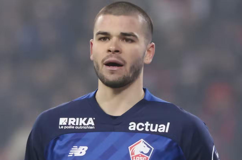 <a href='https://www.www.llxzyyy.com/news/tag/263.html' style='color: blue;'>法甲</a>賽場(chǎng)驚魂：巴黎門將舍瓦利耶受傷后的豁達(dá)感悟