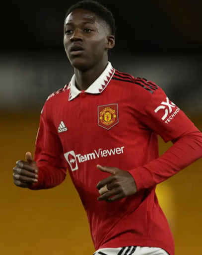 曼聯(lián)中場(chǎng)梅努冬窗離隊(duì)風(fēng)波：現(xiàn)狀、過(guò)往與未來(lái)走向