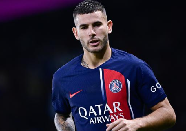 盧卡斯&middot;埃爾南德斯肘擊受罰，巴黎左后衛(wèi)位置臨挑戰(zhàn)